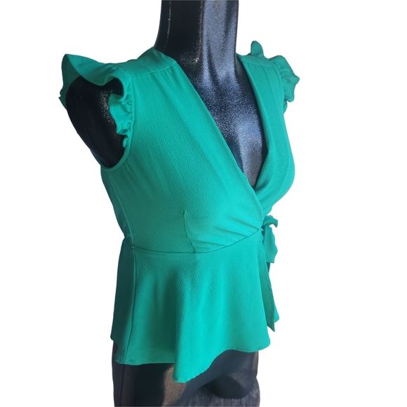 Monteau Ruffled Short Sleeve Green Wrap Top XS - Picture 3 of 7